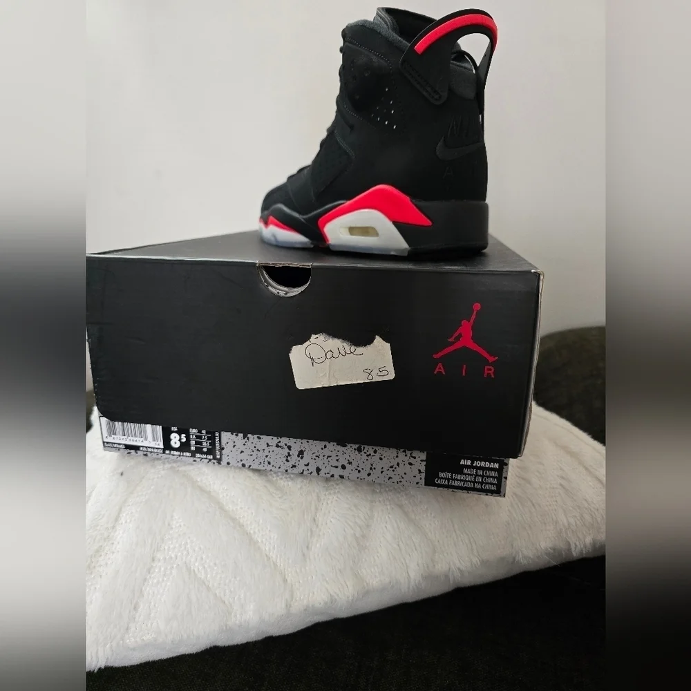 Jordan Speckled Gray and Black Box